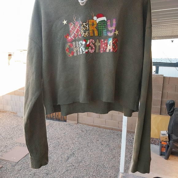 Christmas Apperal and More - Picture 4 of 16